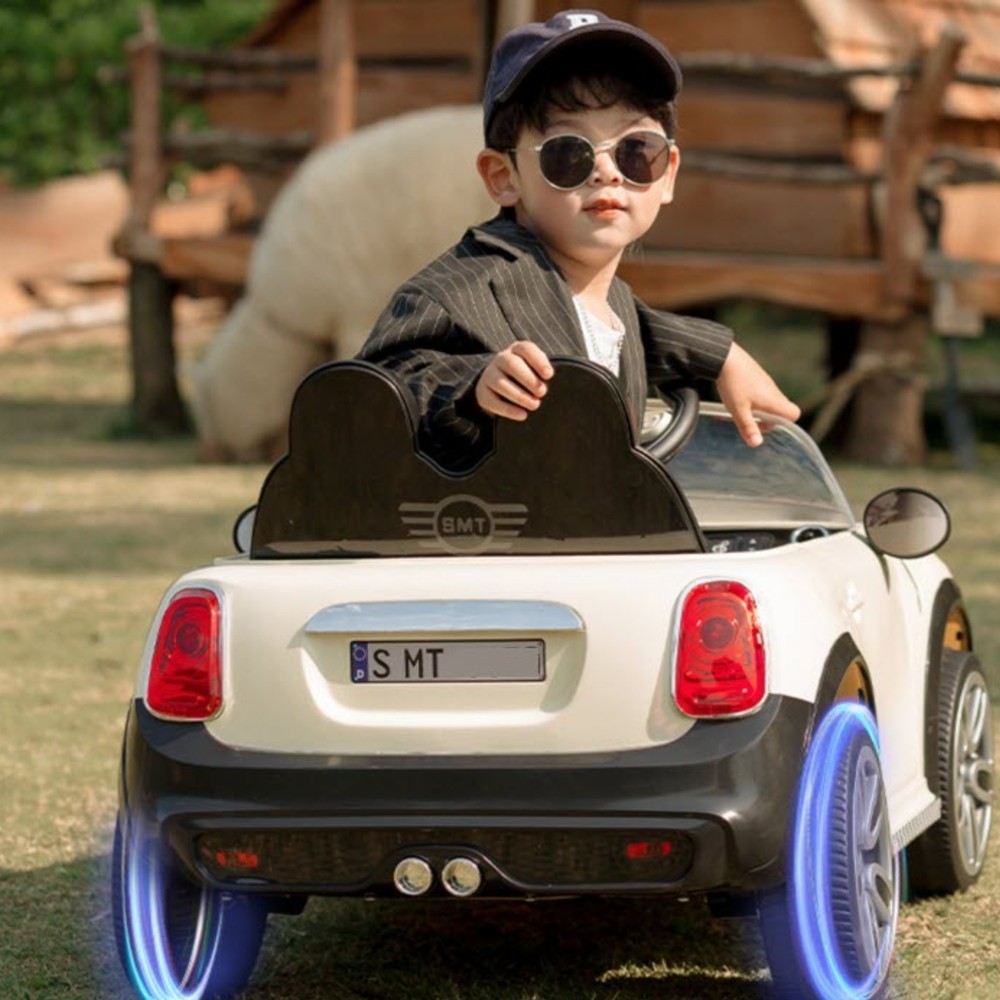 xe ô tô điện cho bé 16